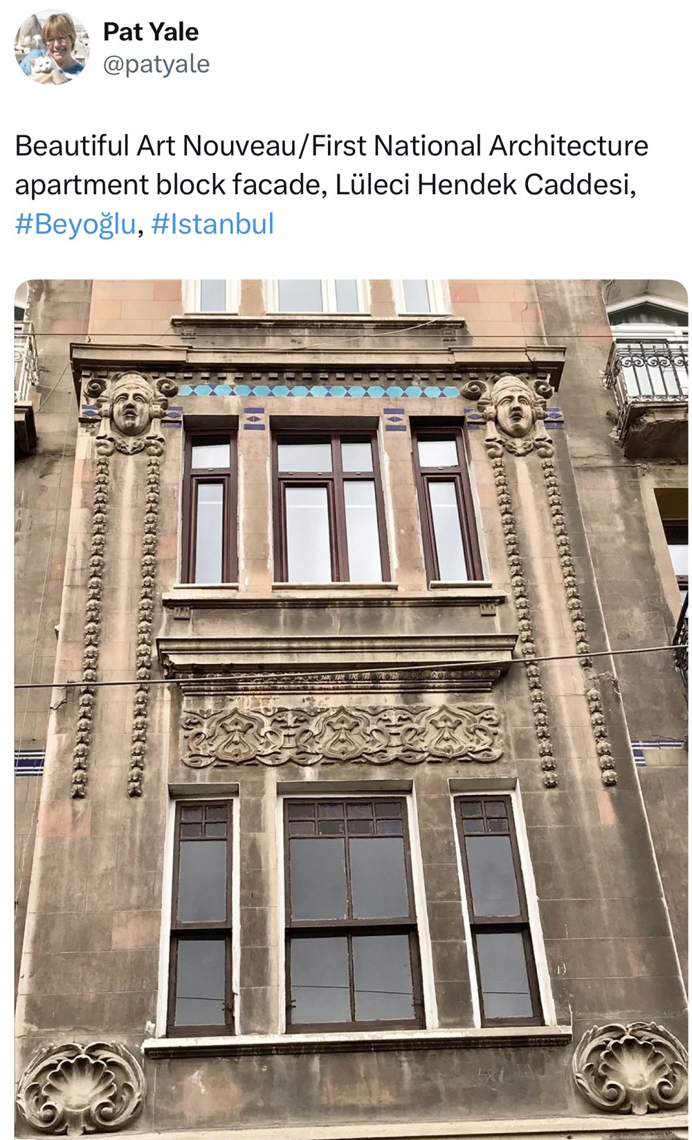 Pat Yale'in Sefiha Apartmanı cephesini paylaştığı tweet'in ekran görüntüsü